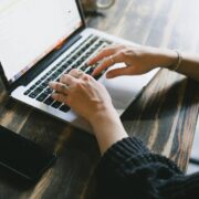 Jak pożyczyć pieniądze online?